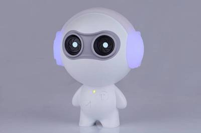 有了萌萌噠的語音互動機器人，寶寶少了獨處少了寂寞
